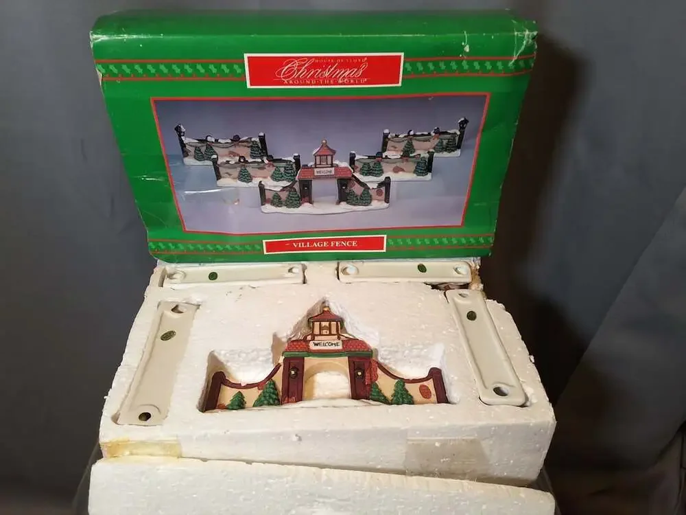 House of Lloyd Christmas Around The World Village Lot of 5 Sets